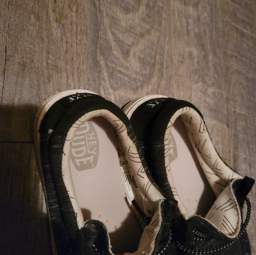 Hey Dude Kids Black Shoes Size TD13